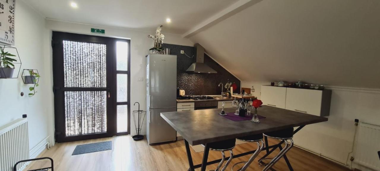 דירות פוז'ינה Apartman Patricia מראה חיצוני תמונה